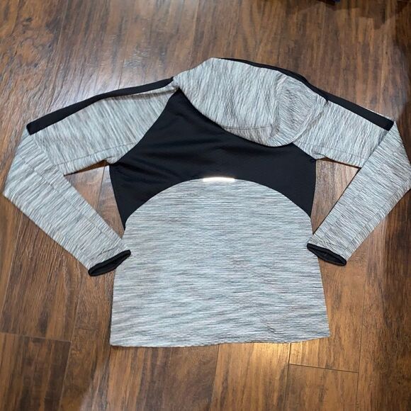 Athleta Snowscape Grey Hooded Zip Running Jacket size medium - Picture 3 of 7